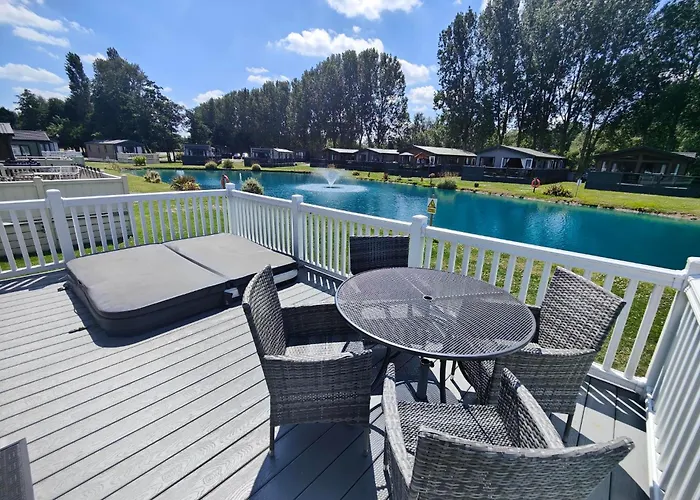 Honey Bee Lodge With Hot Tub